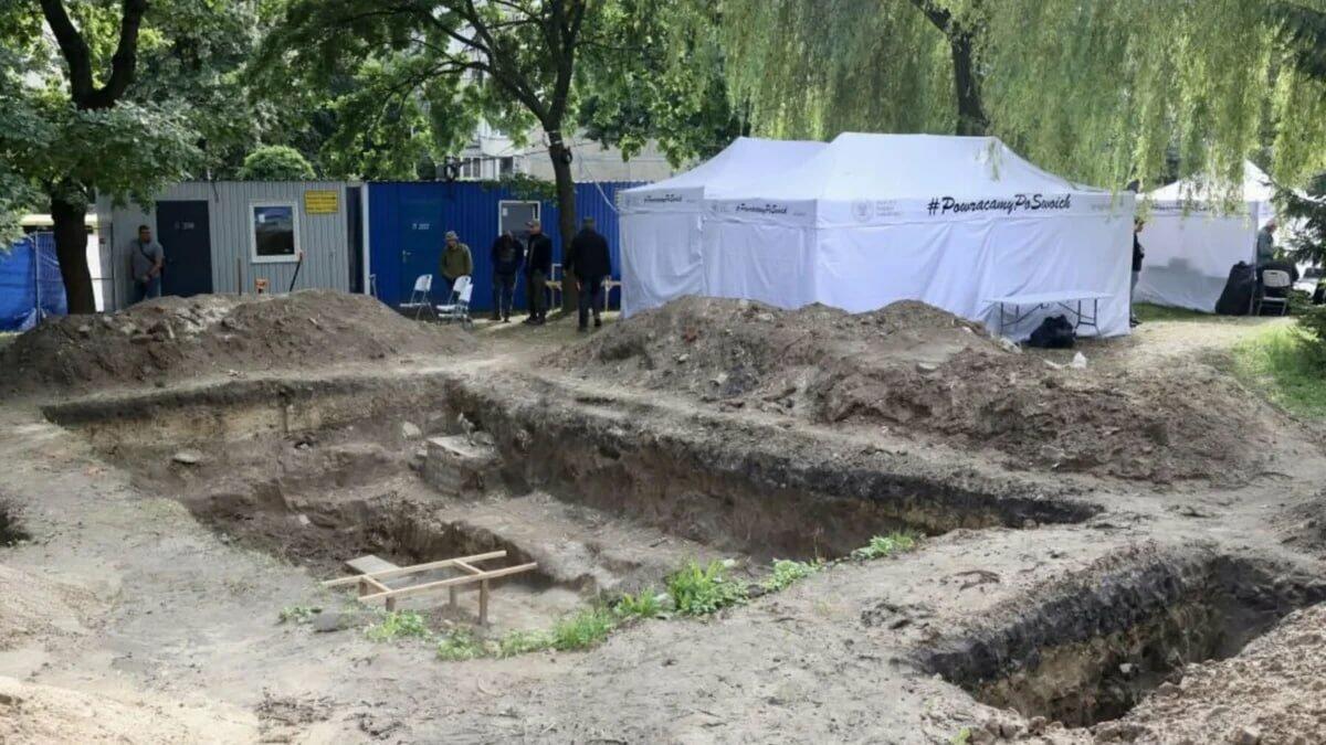 Другий етап ексгумації останків солдатів Війська Польського розпочнеться у Львові