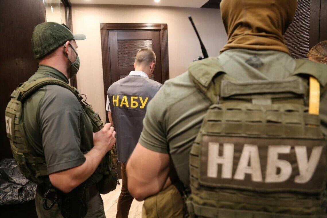 Нові обшуки у справі про можливі хабарі посадовцям СБУ провело НАБУ