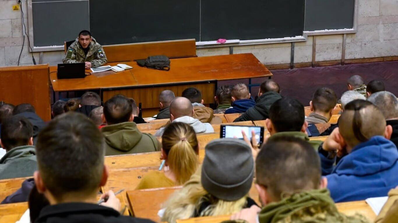 Хто має право вчитися під час служби . Вища освіта у ЗСУ