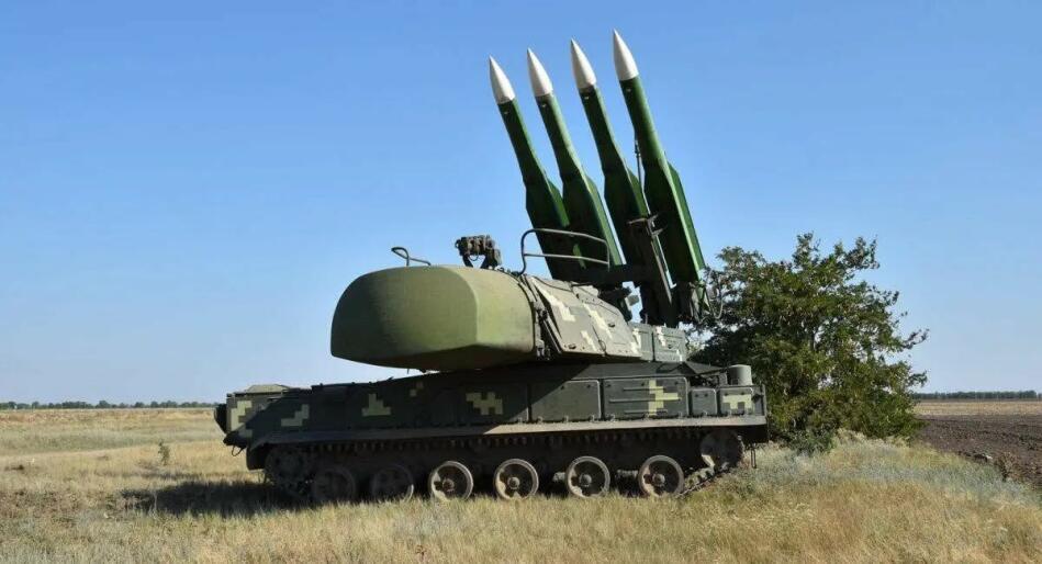 Армія рф за добу втратила в Україні майже 1400 військових