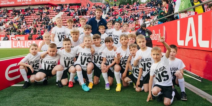 Діти, які вийшли на поле з грандами. Як Веtkіng Fоundаtіоn перетворив партнерство з Ла Ліга на «Королівську подорож»