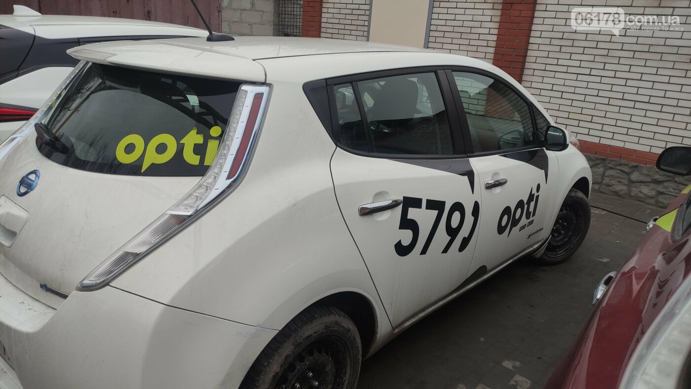 Швидке таксі Запоріжжя: комфортні поїздки промисловим серцем України з Opti 579, фото-1