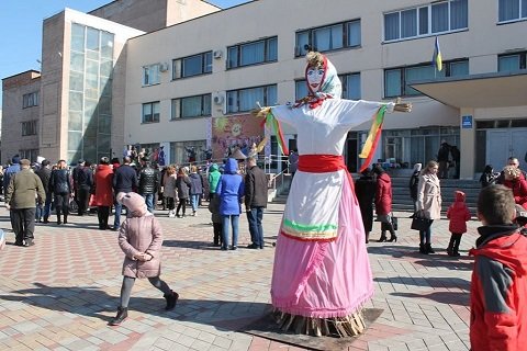 У Токмаці яскраво і весело відзначили Масницю