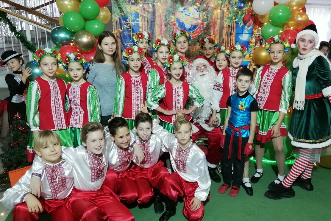 Юним токмачанам з «БраVо» жюрі і глядачі фестивалю в Дніпрі скандували: «Браво!» 