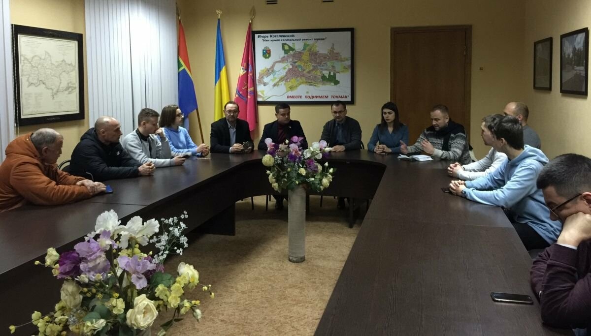 У Токмацькій міськраді пройшла зустріч з народним депутатом Павлом Мельником