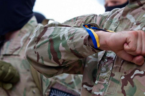 Президент України просить уряд прискорити створення меморіалів на честь загиблих добровольців