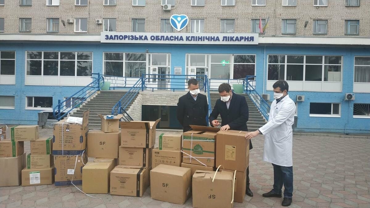  Запорізькі медики одержали  захисні засоби проти COVID-19
