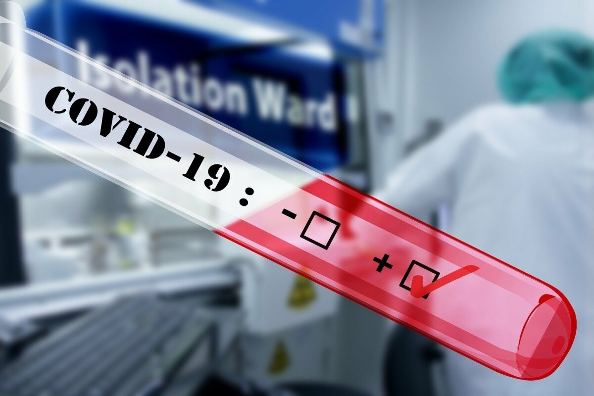 Інфікована COVID-19 жителька Токмацького району почувається добре