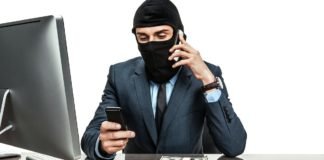 В Запорізькій області аферисти видаючі  себе за  податківців вимагають гроші 