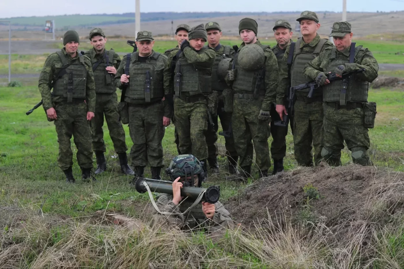 Нові російські новобранці не будуть готові ефективно воювати ще місяцями, каже чиновник НАТО, фото-1