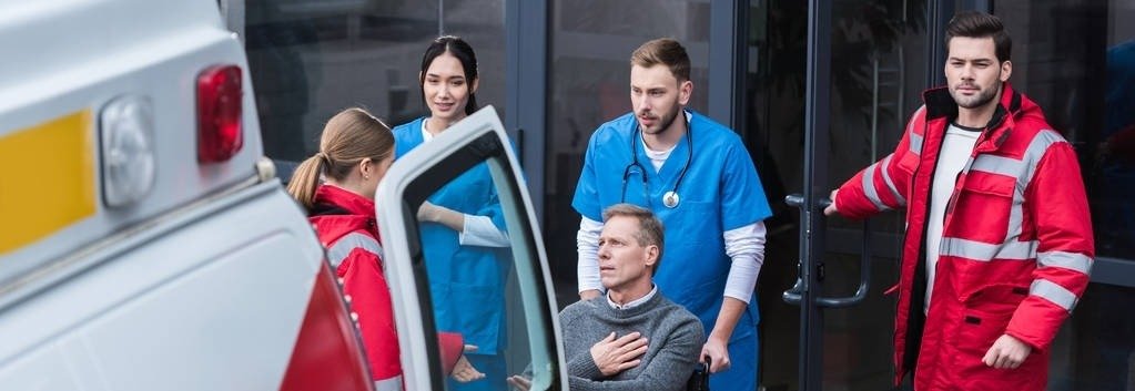 Перевезення пацієнта після травми: важливі особливості, фото-1 Перевезення пацієнта після травми: важливі особливості, фото-1, Перевезення лежачого пацієнта після травми спеціалізованим транспортом