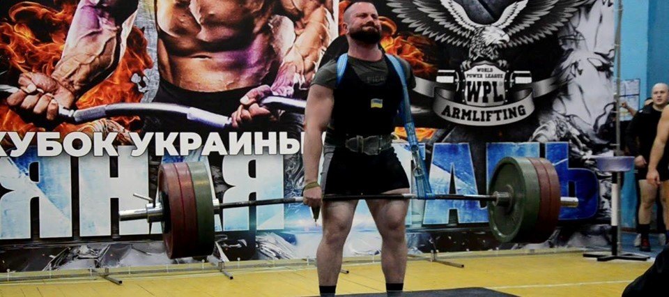 230 кг в становой тяге поднял бердянец, имея всего одну руку! (видео-фото)