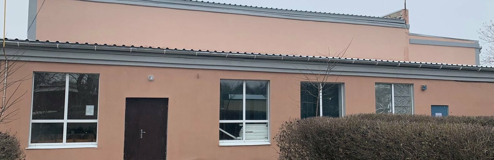 Завершена реконструкция фасадной группы Дома Культуры в поселке Роза