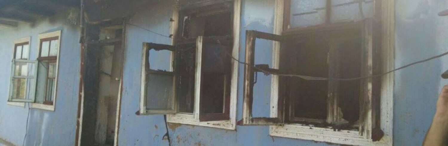 В Токмакском районе произошел пожар в жилом доме: обошлось без жертв В Токмакском районе произошел пожар в жилом доме: обошлось без жертв