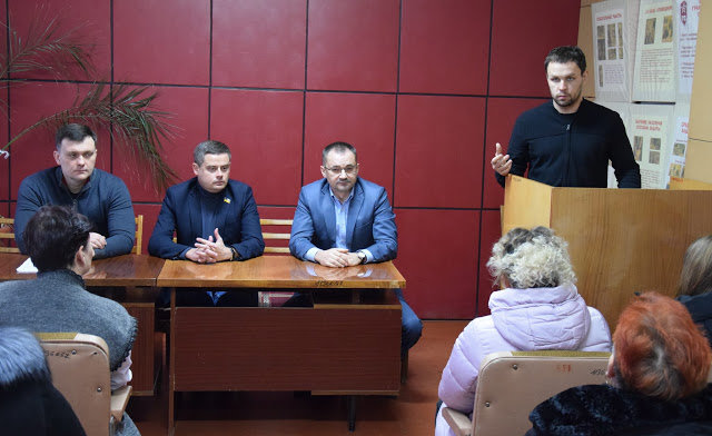 Народний депутат Павло Мельник зустрівся з медиками Токмака