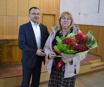 У  Токмаку вручили відзнаку «Мати-героїня» Наталії Білик