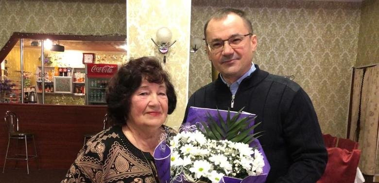 Міський голова Токмака привітав ювілярку з 80-річям