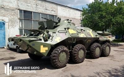 Посадовці поліції закупили непридатні шини на спецтехніку для ООС, їм висунули підозру