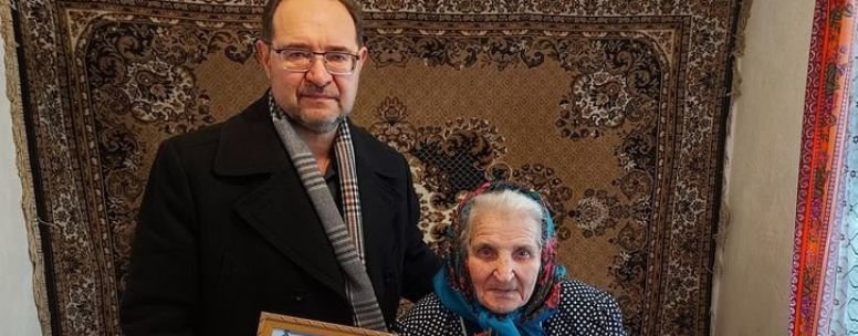 90-річний ювілей відзначила токмачанка Катерина Ярошенко 	   90-річний ювілей відзначила токмачанка Катерина Ярошенко