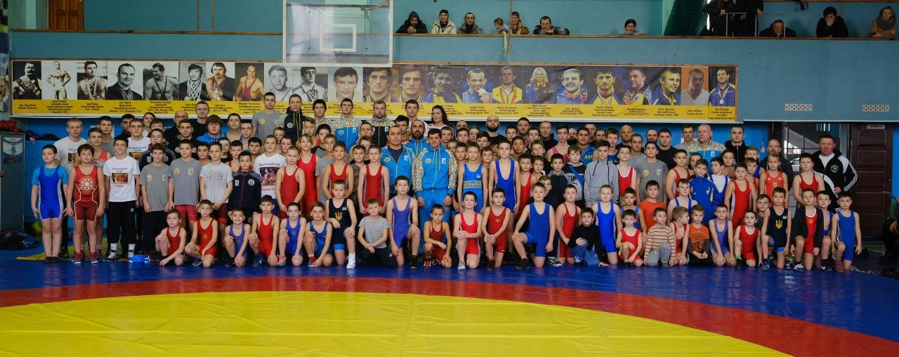 Борцівський клуб ЛЕВ вітає  з Великоднем!